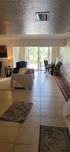 Pompano Beach, FL 33069,3071 N Palm Aire Dr  #9