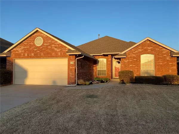 3128 Nighthawk Lane, Moore, OK 73160