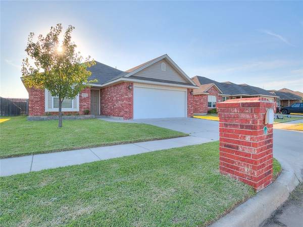 8013 Sunny Pointe Lane, Oklahoma City, OK 73135