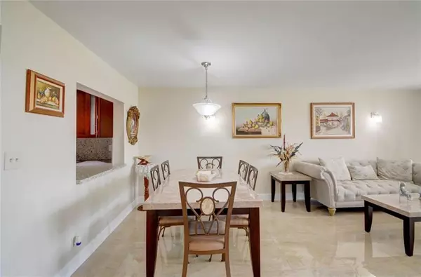 Pompano Beach, FL 33069,2322 S Cypress Bend Dr  #611