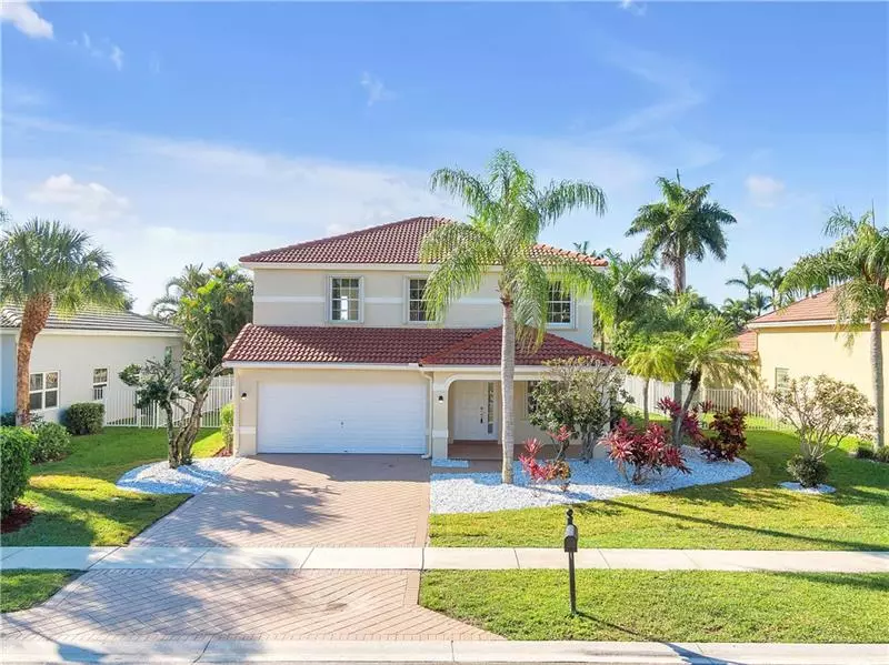 3777 Moon Bay Cir, Wellington, FL 33414