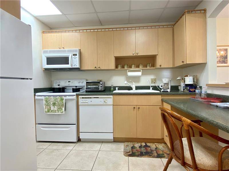 Fort Lauderdale, FL 33308,3105 NE 28th St  #3B
