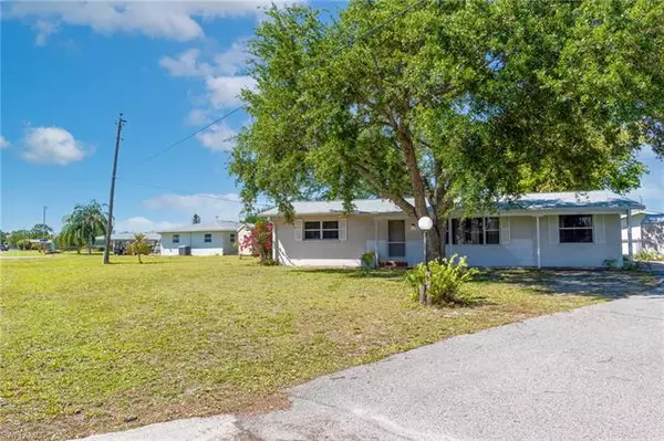 Lehigh Acres, FL 33936,1327 Ellendale CIR