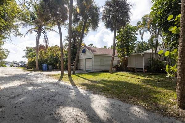 Lantana, FL 33462,706 S Lake Dr