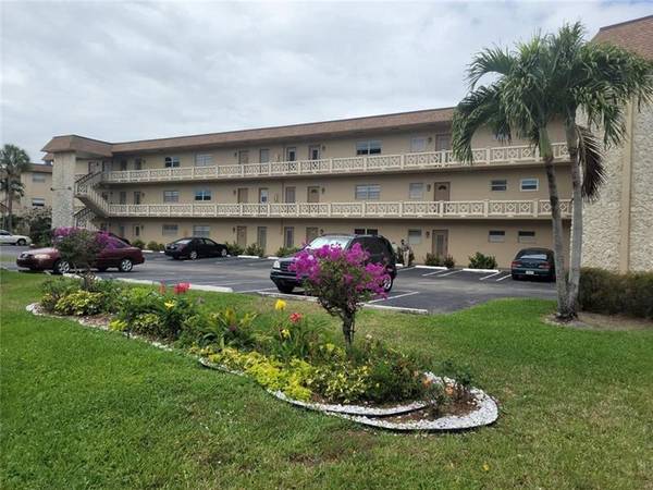 5071 W Oakland Park Blvd  #202,  Lauderdale Lakes,  FL 33313