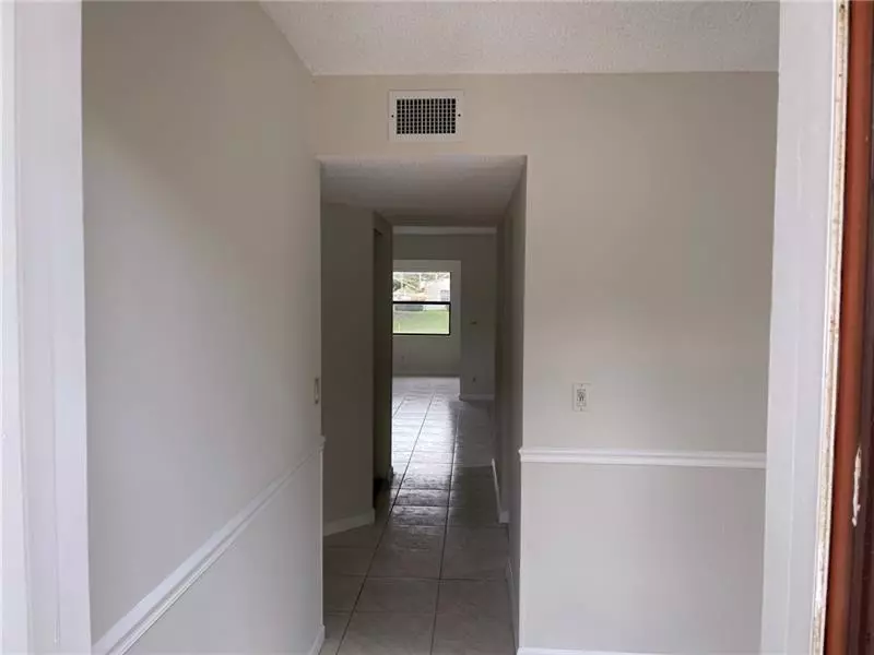 Deerfield Beach, FL 33442,811 Freedom Ct  #811