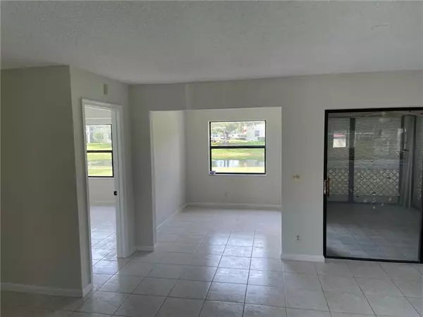 Deerfield Beach, FL 33442,811 Freedom Ct  #811