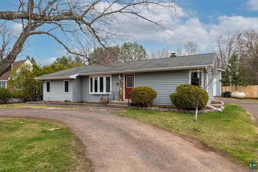 4 Canosia Rd, Esko, MN 55733