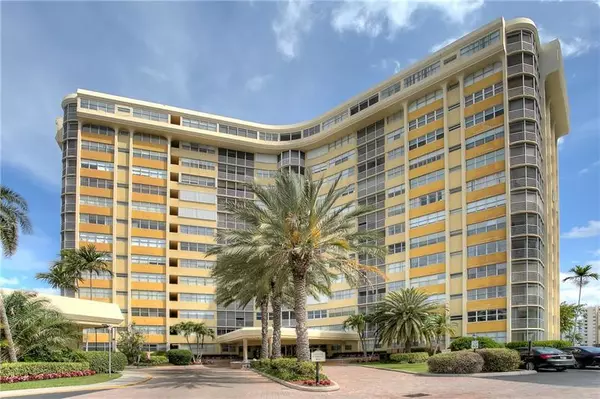 Hallandale Beach, FL 33009,100 Golden Isles Dr  #207