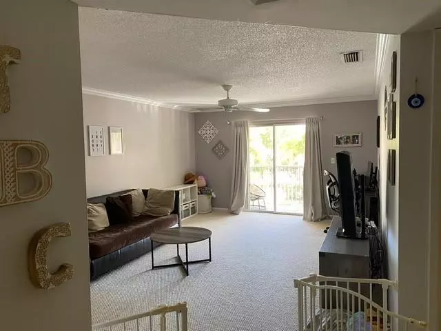 Pompano Beach, FL 33060,101 E McNab  #129