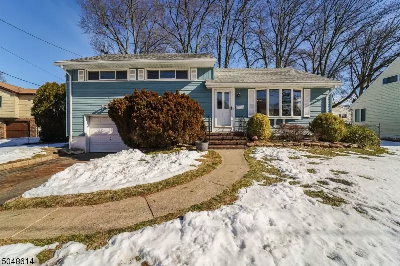 76 Dalewood Rd, Clifton City, NJ 07013