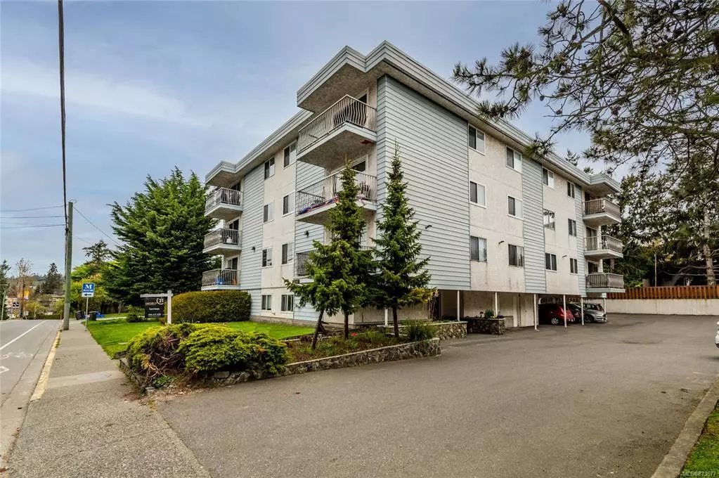 Esquimalt, BC V9B 2X5,625 Admirals Rd #102