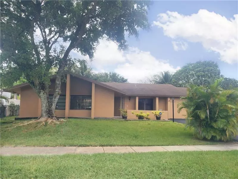 10446 SW 52nd St, Cooper City, FL 33328