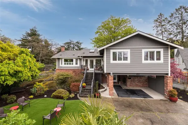 Oak Bay, BC V8S 5H6,957 Pattullo Pl