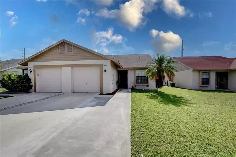 7928 W Aztec Ct, Lake Worth, FL 33463