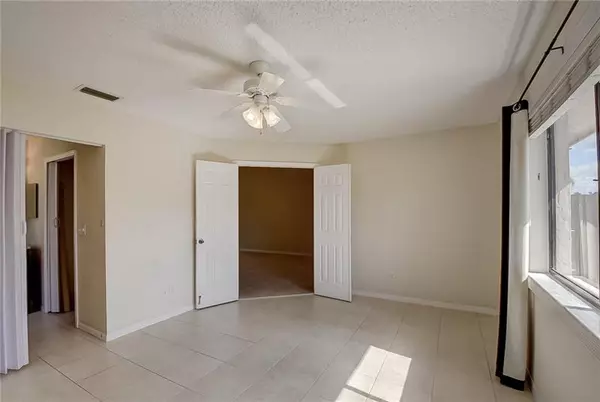 Lake Worth, FL 33463,7928 W Aztec Ct