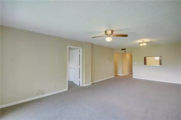 Coral Springs, FL 33071,8735 Ramblewood Dr  #312