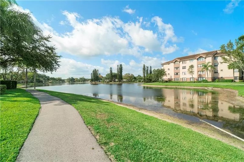 4450 NW 30th St  #211, Coconut Creek, FL 33066