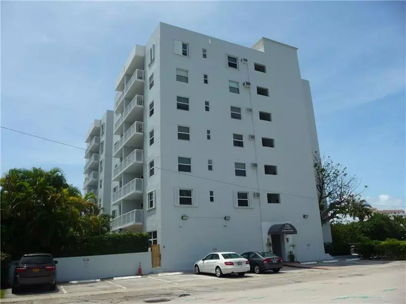 Fort Lauderdale, FL 33304,720 Orton Ave  #208