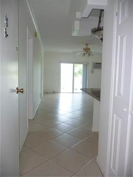 Fort Lauderdale, FL 33304,720 Orton Ave  #208