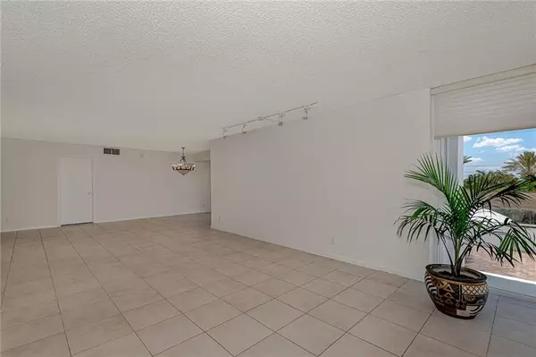 Pompano Beach, FL 33062,1370 S Ocean Blvd  #305