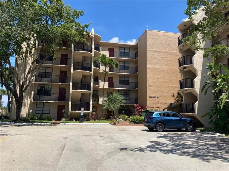 Pompano Beach, FL 33064,3590 Blue Lake Dr  #303