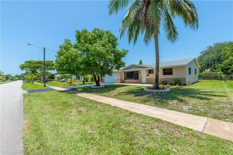 4361 NW 3rd Ct, Plantation, FL 33317