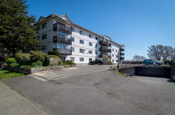 Esquimalt, BC V9A 3M7,929 Esquimalt Rd #102