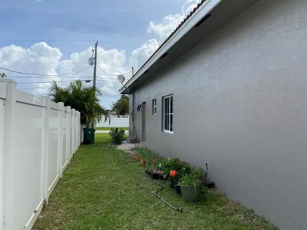 Port Saint Lucie, FL 34986,6110 NW Densaw Ter