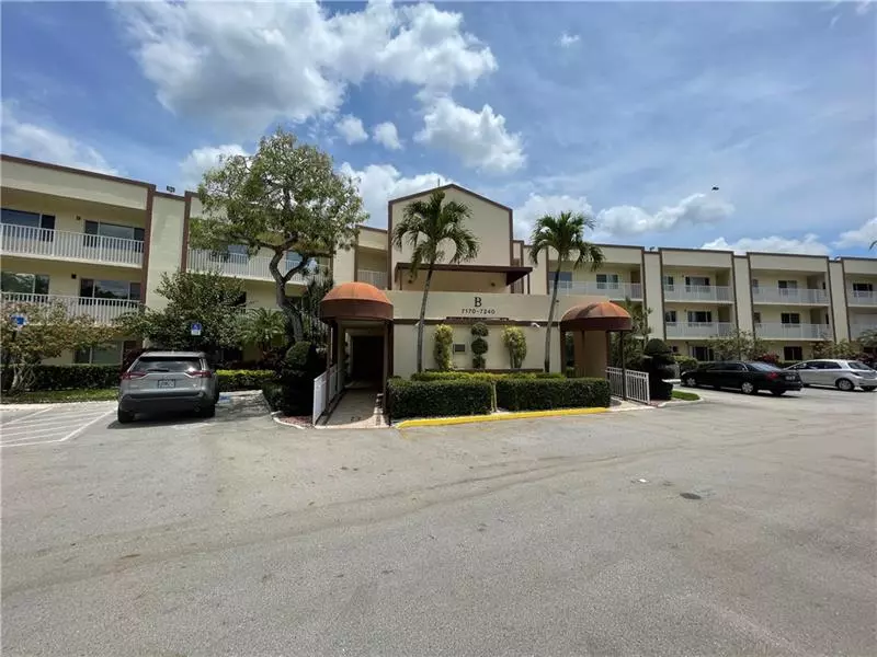 7202 S Devon Dr  #205, Tamarac, FL 33321