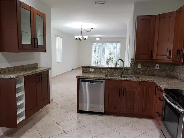 Weston, FL 33327,2052 Hacienda Ter