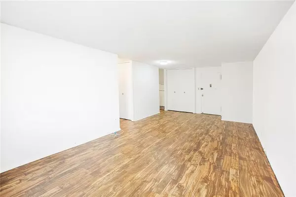 New York, NY 10038,100 Beekman ST #19E