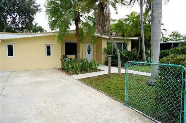 4232 SW 52nd St, Dania Beach, FL 33314