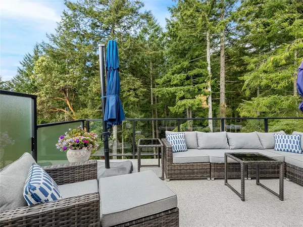 3810 Glen Oaks Dr, Nanaimo, BC V9T 6H2