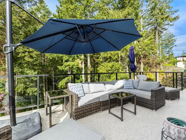 3810 Glen Oaks Dr, Nanaimo, BC V9T 6H2