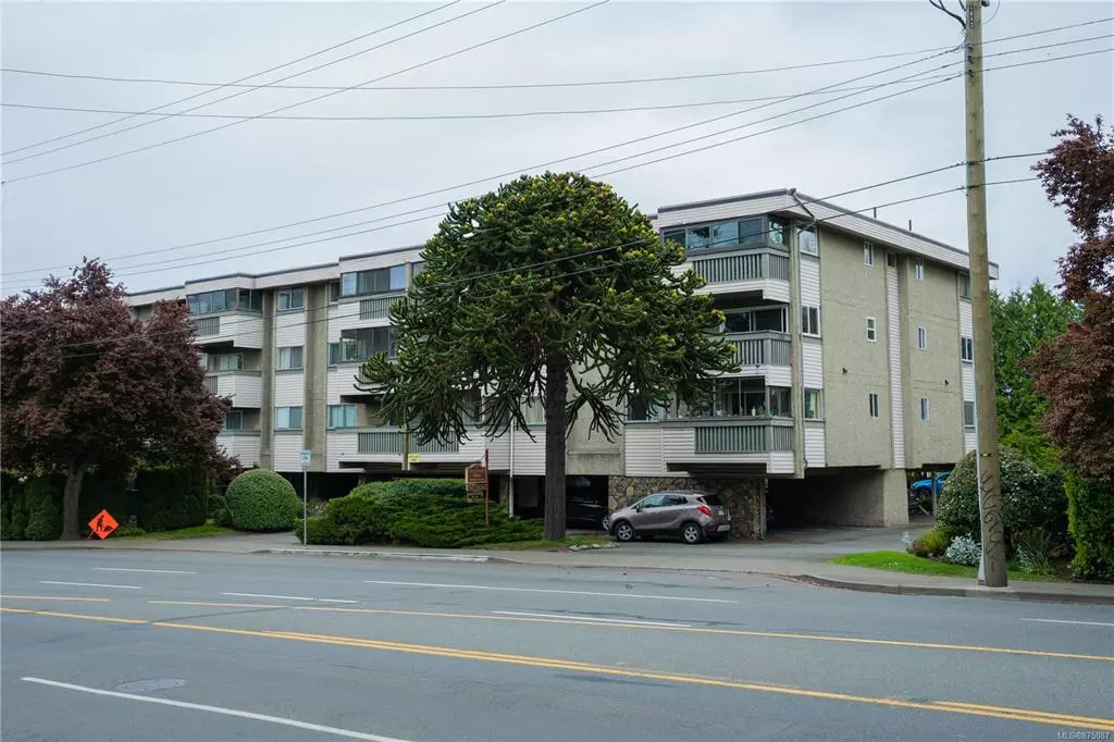 Victoria, BC V8T 2C1,1525 Hillside Ave #111