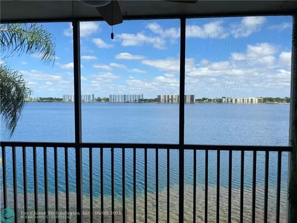 114 Lake Emerald Dr  #309, Oakland Park, FL 33309