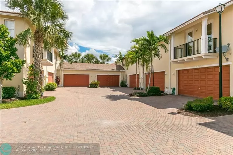 4524 Monarch Way, Coconut Creek, FL 33073