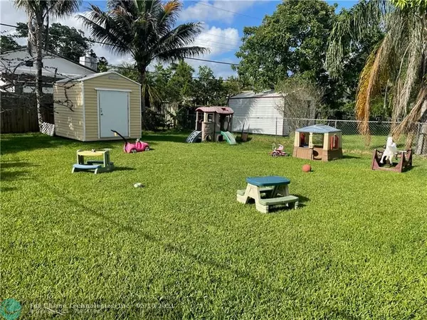 Hallandale Beach, FL 33009,308 SW 7th St