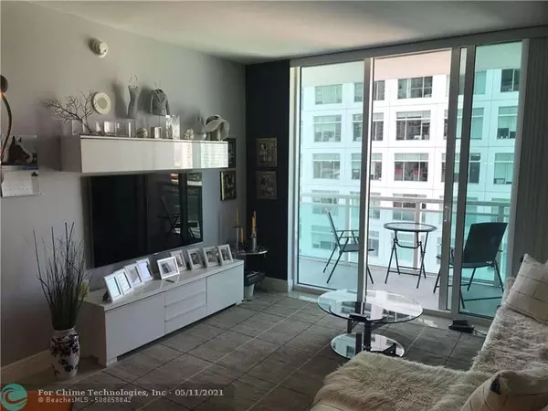 Miami, FL 33131,950 Brickell Bay Dr  #1602