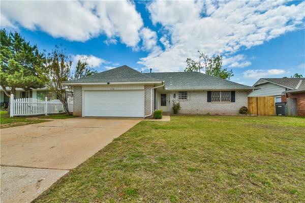 118 Brookside Drive, Moore, OK 73160