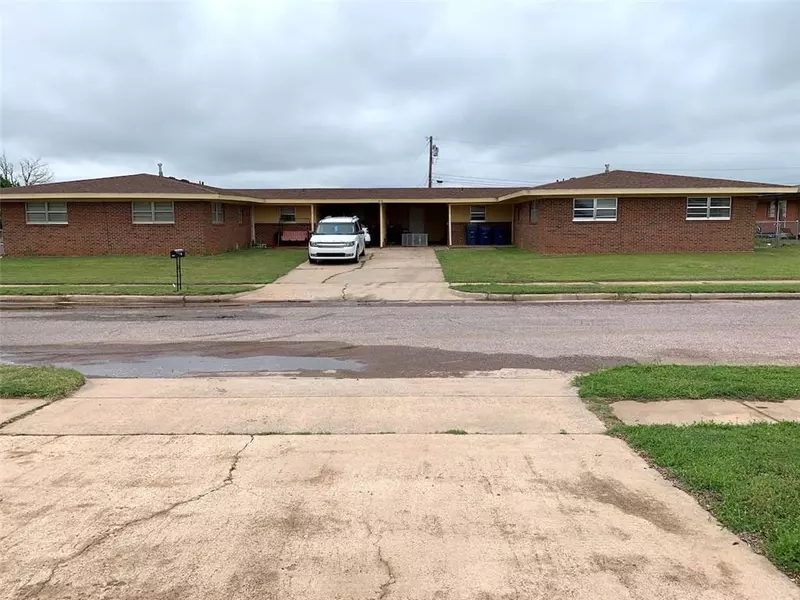 416 Chickasaw Trail, Foss, OK 73624