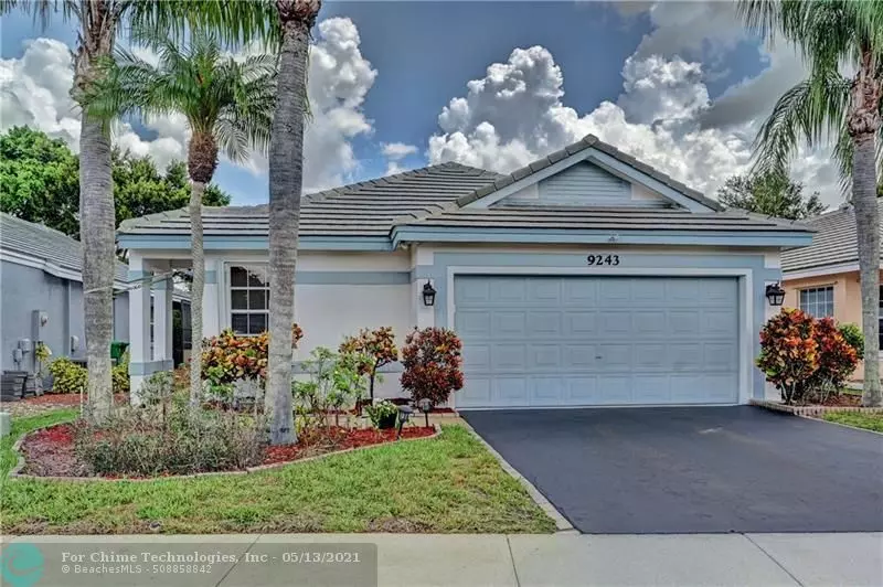 9243 Arborwood Cir, Davie, FL 33328