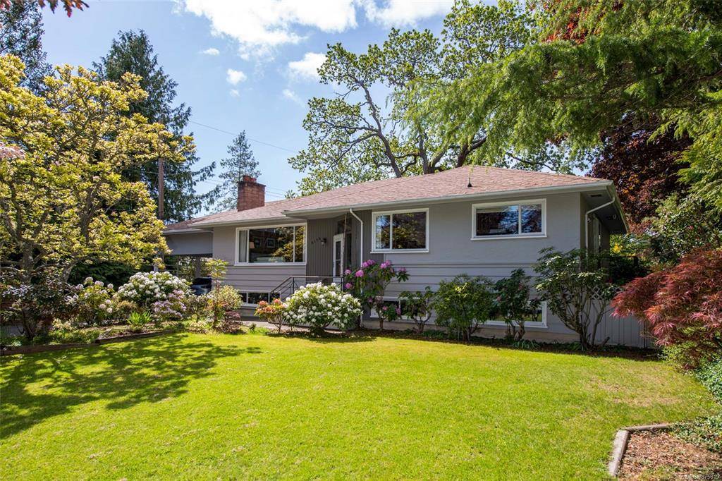 Oak Bay, BC V8P 1S1,2175 Kendal Ave