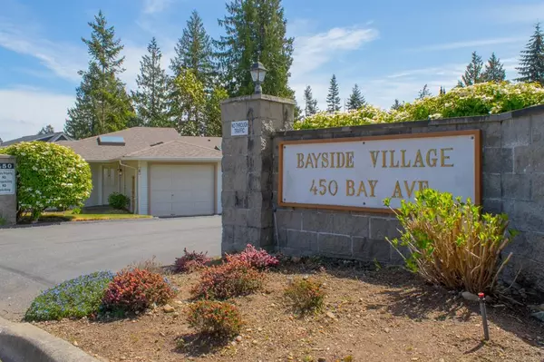 Parksville, BC V9P 2K2,450 Bay Ave #14