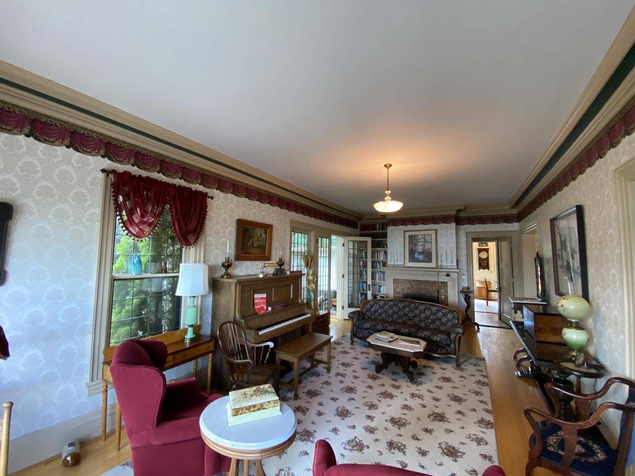 Marinette, WI 54143,1931 Riverside Ave