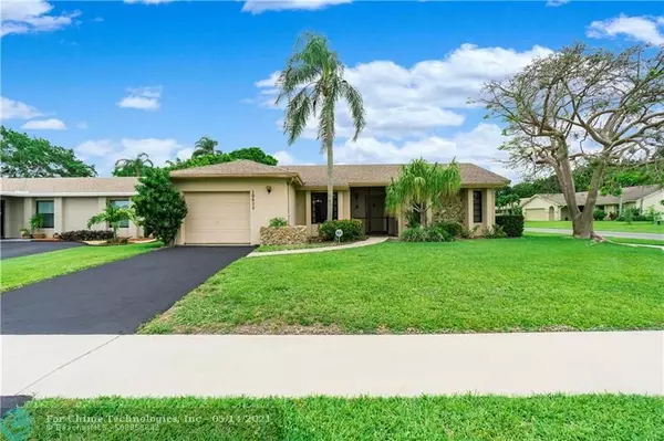 Boca Raton, FL 33498,10622 Greenbriar Ct