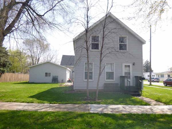 1502 PUNHOQUA STREET, Oshkosh, WI 54902