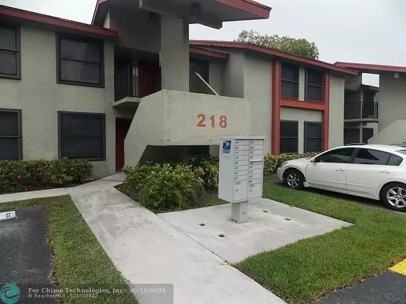 218 Lake Pointe Dr  #104, Oakland Park, FL 33309