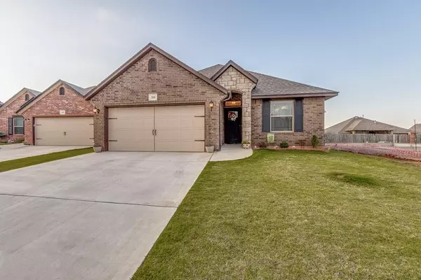 309 Golden Leaf Court, Moore, OK 73160